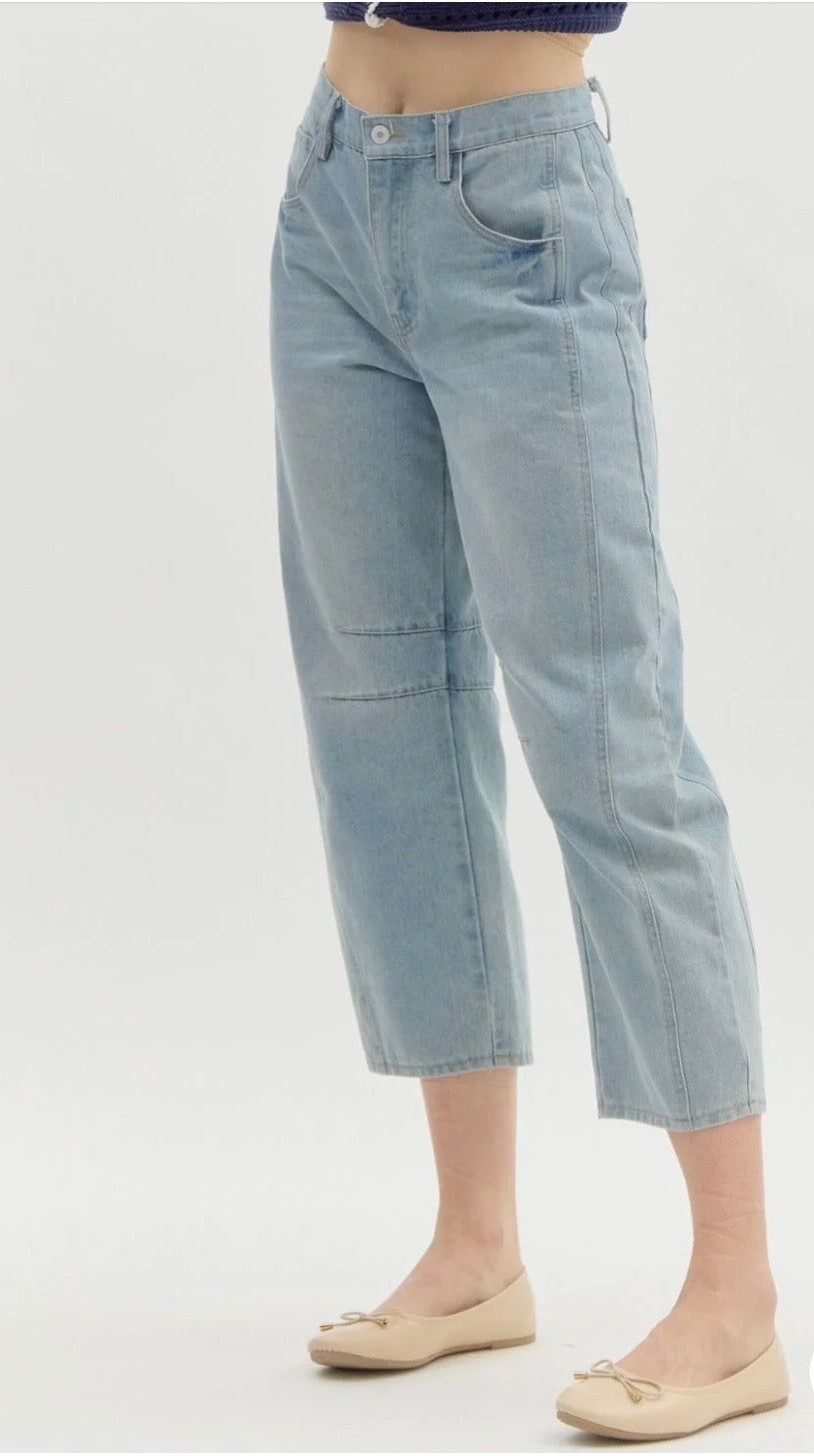 Light Wash Barrel Jeans Entro