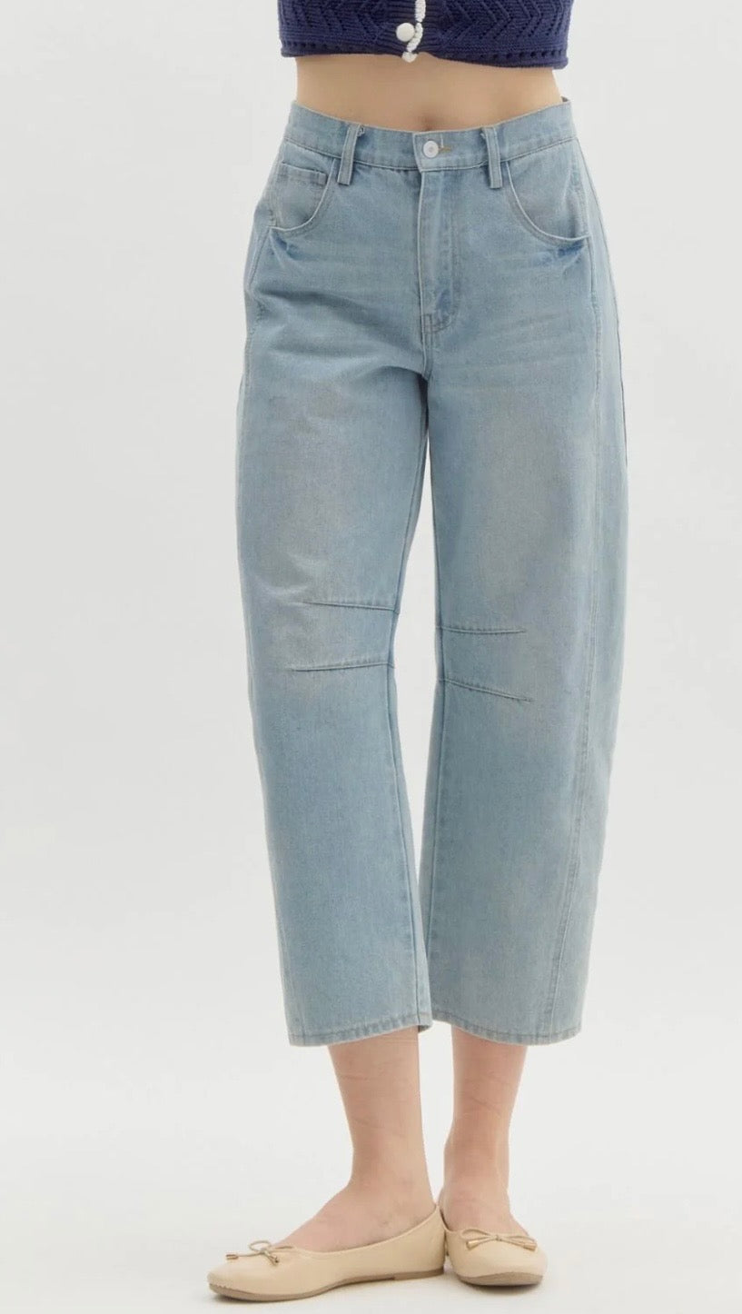 Light Wash Barrel Jeans Entro